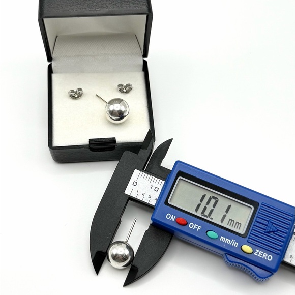 Tiffany & Co. Silver Ball Earrings - Picture 10 of 16